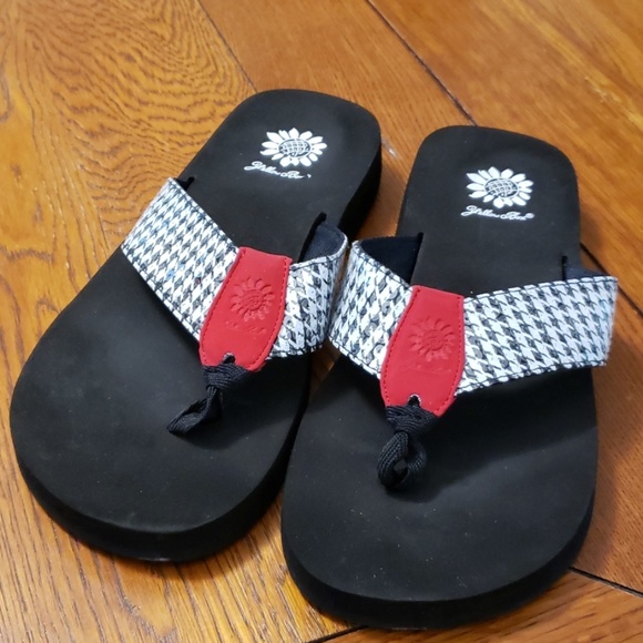 yellow box houndstooth flip flops